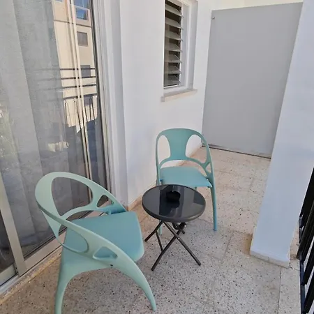 Center Spacious شقة
